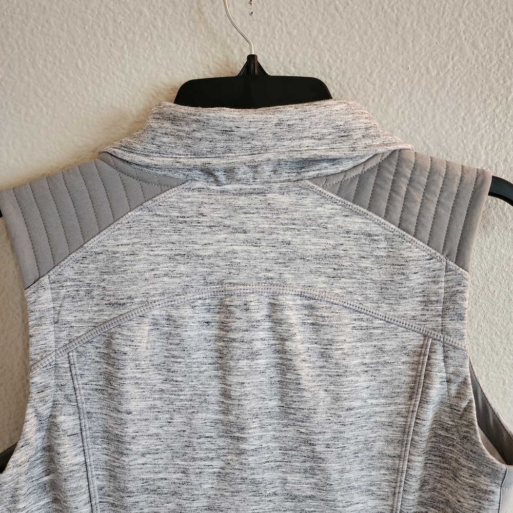 Athleta Heathered Gray Quilted Shoulder Full Zip Vest - Size M - Picture 10 of 10
